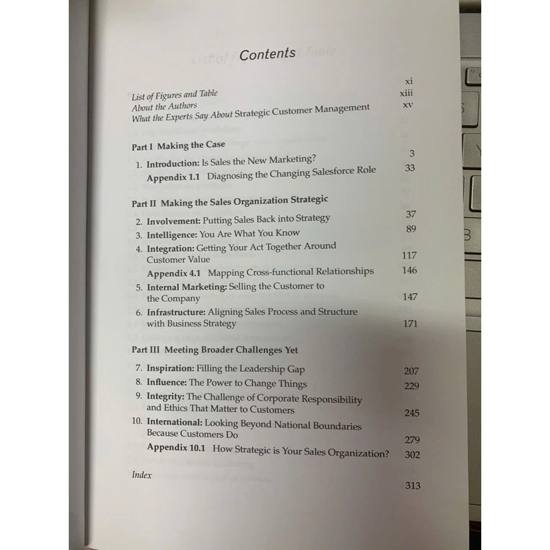 STRATEGIC CUSTOMER MANAGEMENT - PIERCY & LANE 531835