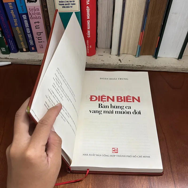 II Sách Lịch Sử: Điện Biên _ Bản Hùng Ca Vang Mãi Muôn Đời - Đoàn Hoài Trung - 2014 607581