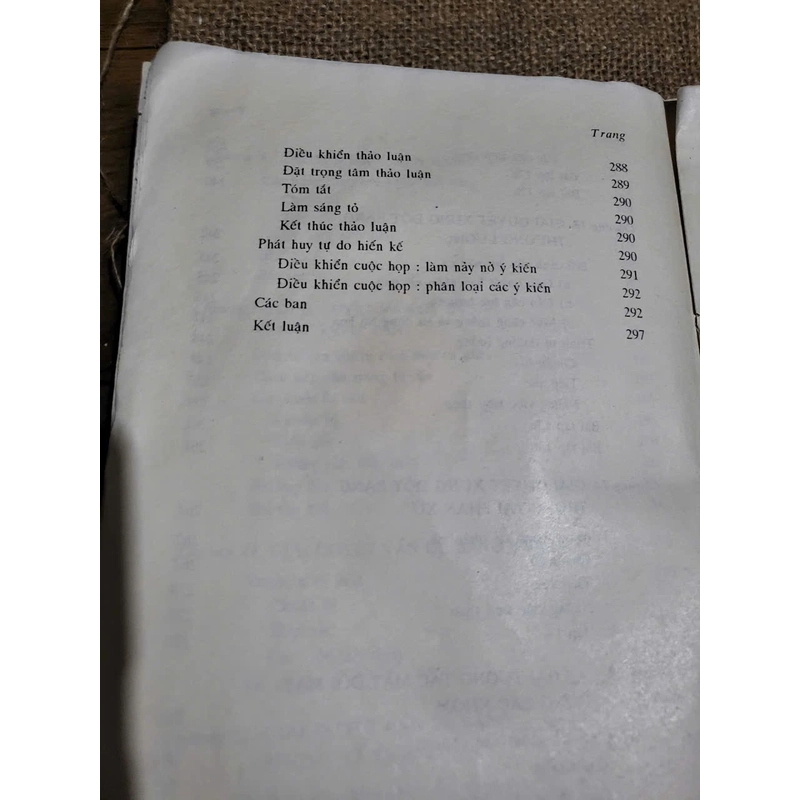 Tiếp xúc trong đối mặt trong quản lý - D. Torrington ; 1994 435954