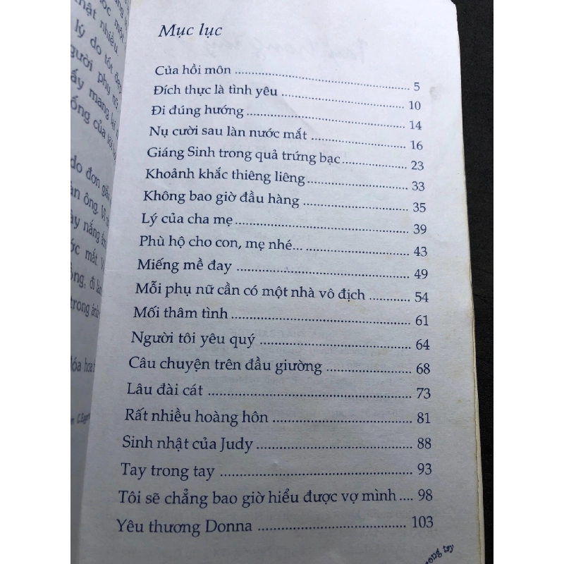 Tay trong tay 2004 mới 70% cong ẩm nhẹ Hương Lan HPB0906 SÁCH VĂN HỌC 915118