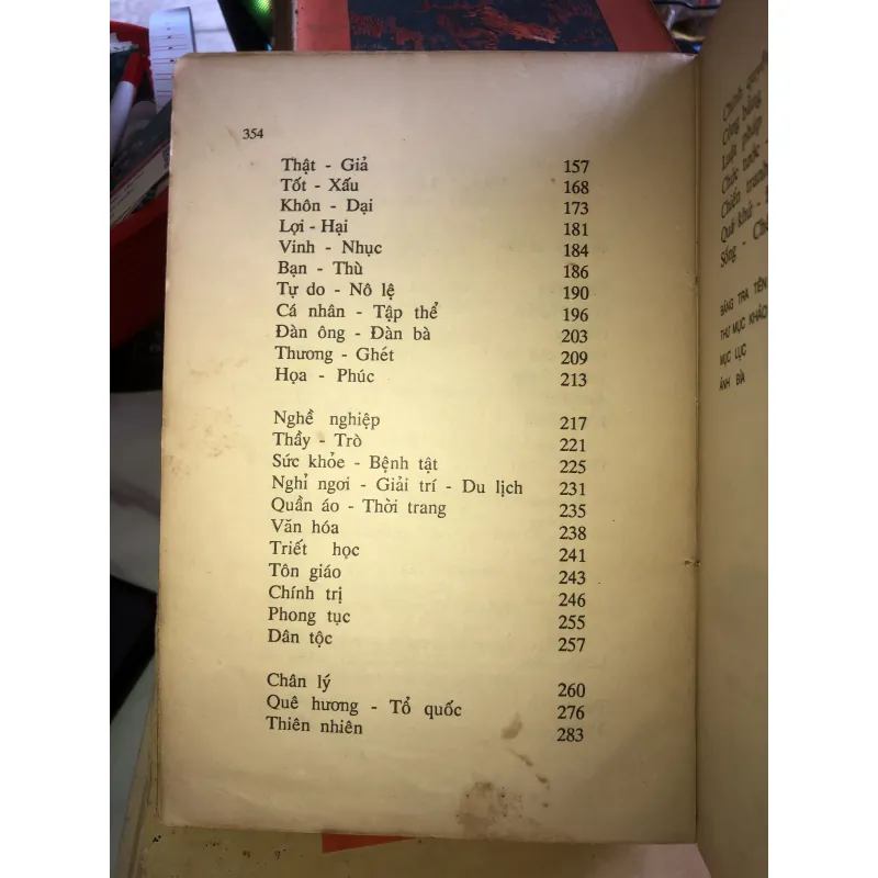 Lời vàng: danh ngôn- Thái Doãn Hiểu & Hoàng Liên  1021751