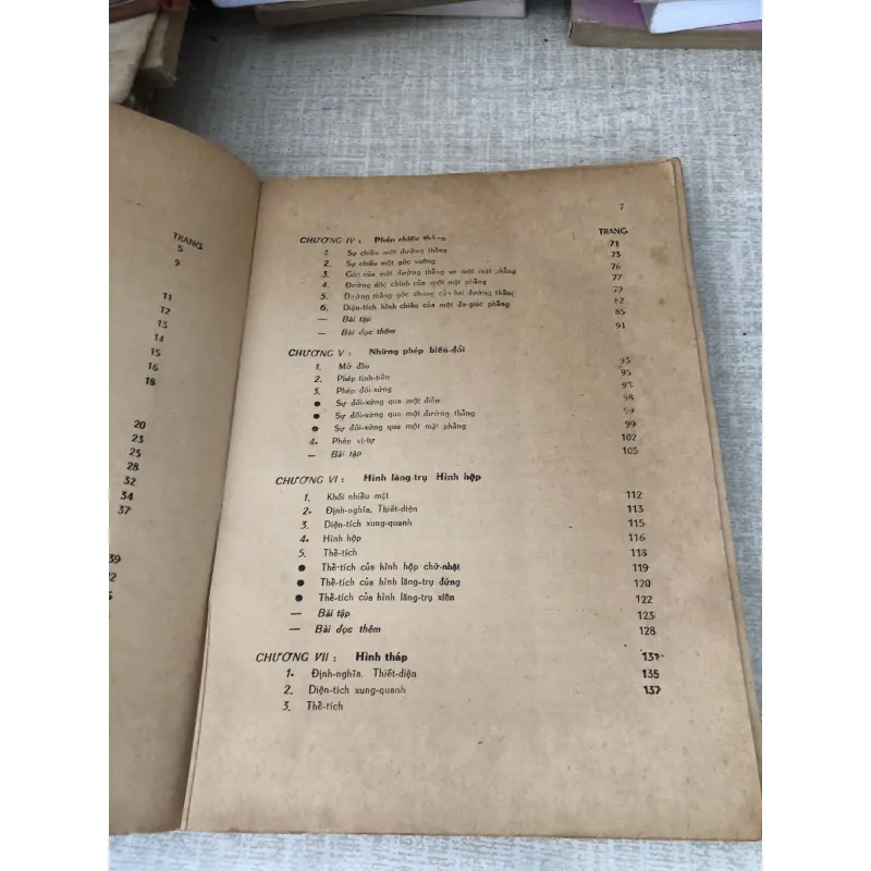 Hình học không gian lớp đệ nhị B 995233