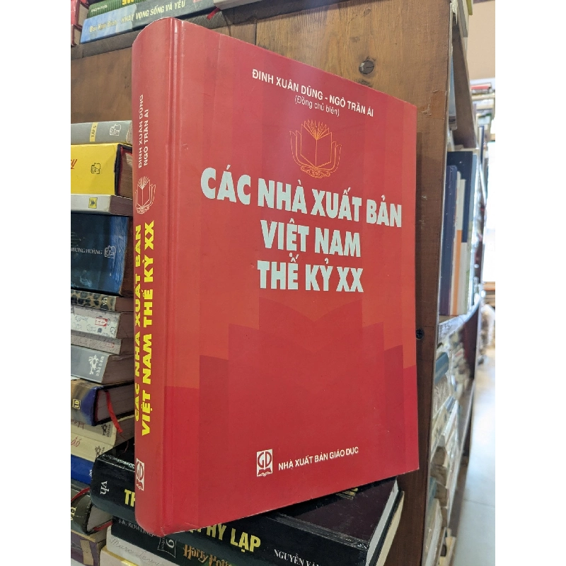 Các nhà xuất bản Việt Nam thế kỷ XX 783016