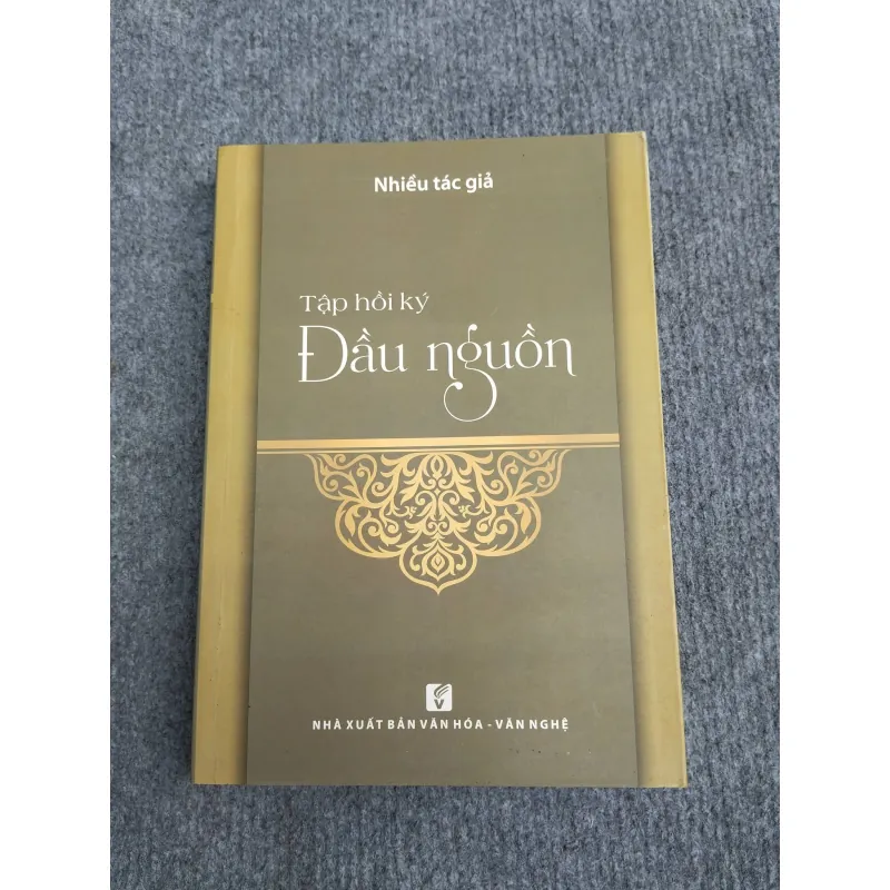 TẬP HỒI KÝ ĐẦU NGUỒN 991037