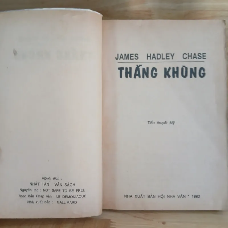 Tiểu Thuyết Trinh Thám - Thằng Khùng (James Hadley Chase) 592934