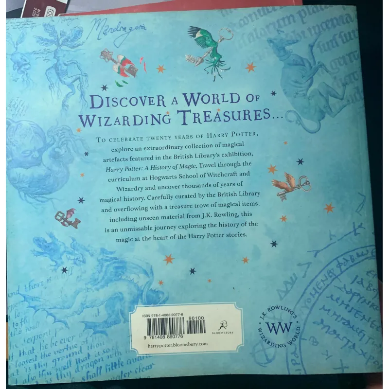 Sách Harry Potter - A Journey Through a History of Magic của Bloomsbury mới 90% 998189