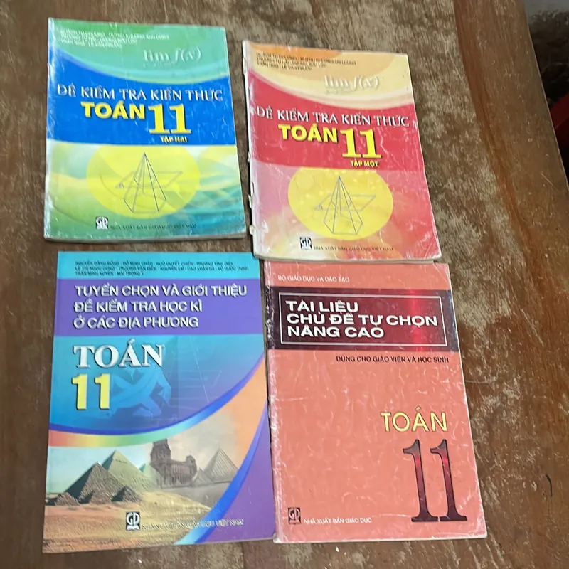 Bộ sách toán 11: đề kiểm tra kiến thức, kiểm tra học kì, chủ đề tự chọn nâng cao 733775