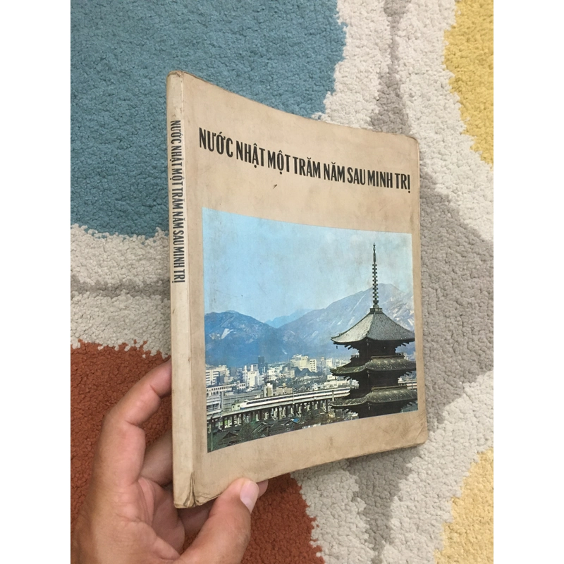 Nước Nhật Một Trăm Năm Sau Minh Trị - Bộ Ngoại Giao Nhật 1973 - tặng kèm khi mua hàng 400k 270943