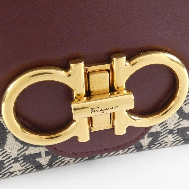 Túi xách vai Salvatore Ferragamo 21 I386 - Hàng hiệu Authentic 768022