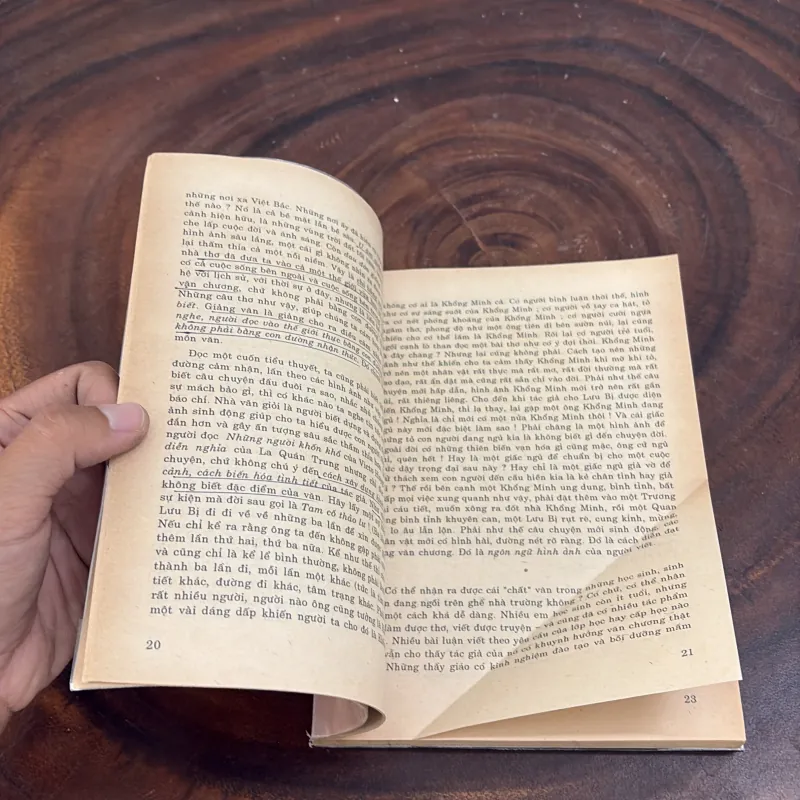 II Văn Học: Bí Quyết Giỏi Văn - Vũ Ngọc Khánh - 2005 1010386