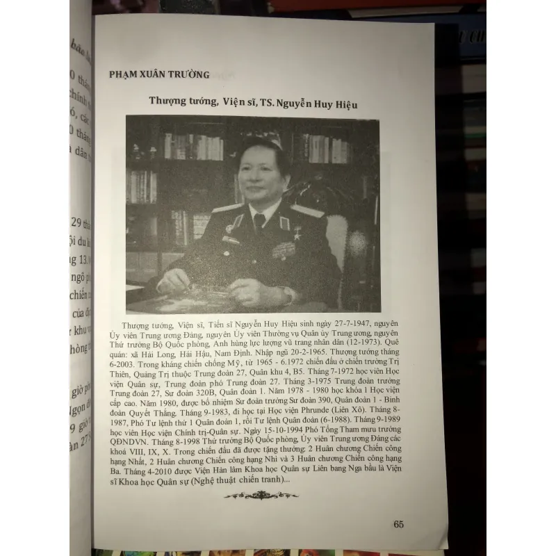 Ngọn Đèn Trong Bão Lửa - Phạm Xuân Trường 761657