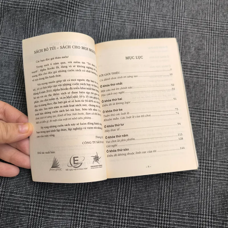 (Sách bỏ túi) Cú Đánh Thức Tỉnh Trí Sáng Tạo - Roger von Oech 557425
