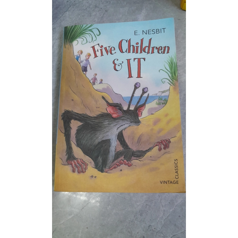 FIVE CHILDREN & IT - E. Nesbit 199746