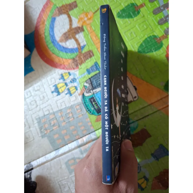 Cạnh người ta đã có một người ta 1002212