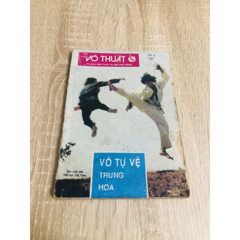 TÌM HIỂU VÕ THUẬT VÕ TỰ VỆ TRUNG HOA  - 80 trang, nxb: 1991 - Giá: 35k 194338