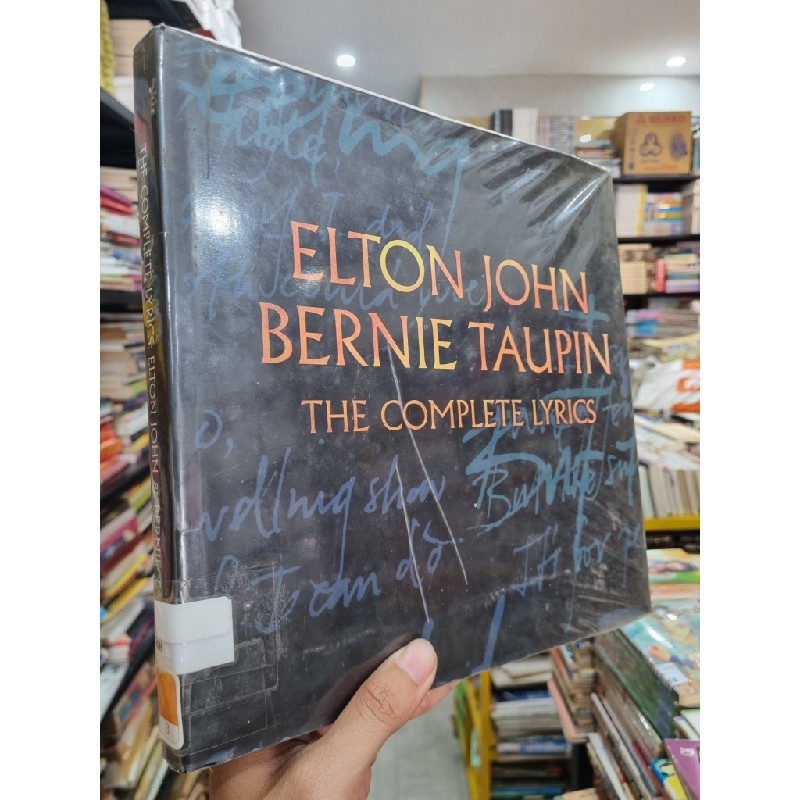 ELTON JOHN, BERNIE TAUPIN : THE COMPLETED LYRICS 120268