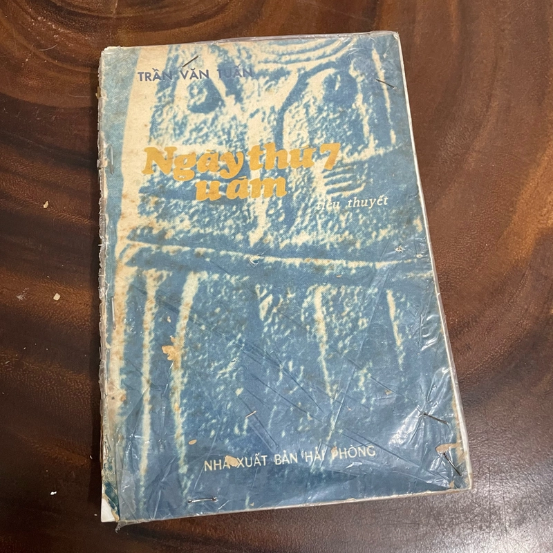 II Tựa sách: Ngày Thứ 7 U Ám (Tiểu thuyết) - Trần Văn Tuấn - 1988 462888