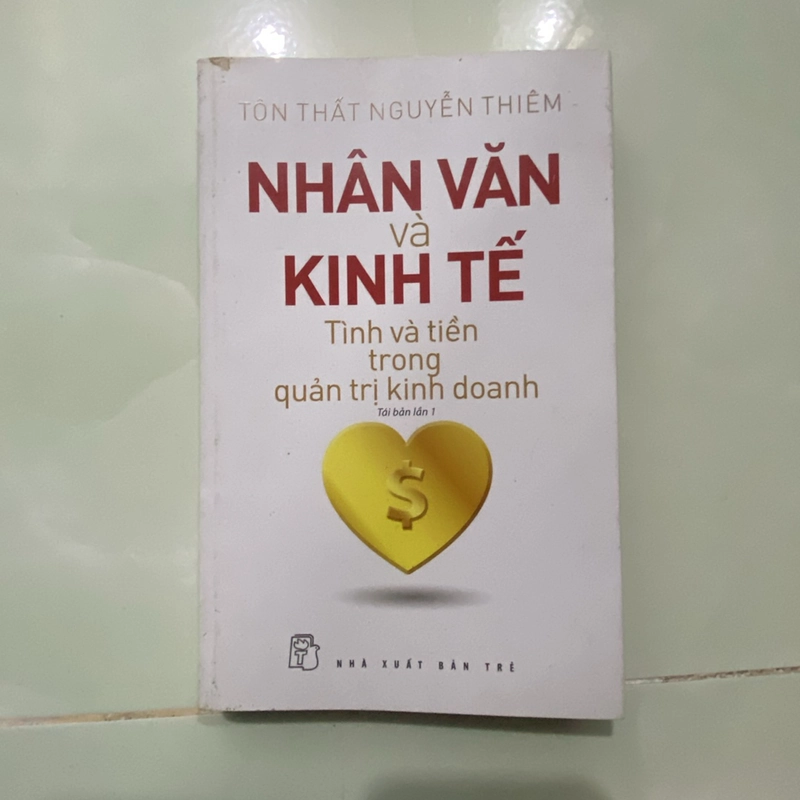 Sách Nhân văn và Kinh tế tái bản lần 1 300772