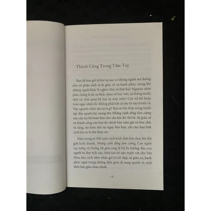 Những Cánh Đồng Kim Cương-Alpha Books tuyển chọn 1029098