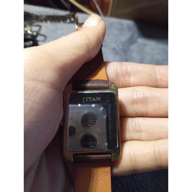 Đồng hồ nam dáng tank TITAN chuẩn hãng thụy sỹ 754957