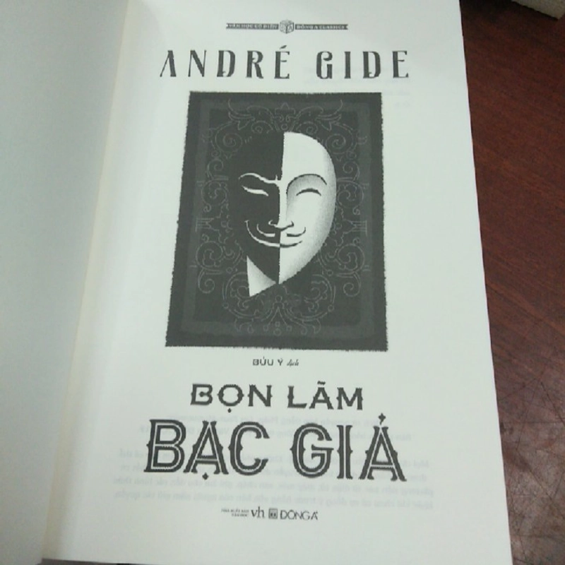 BỌN LÀM BẠC GIẢ - André Gide 278086