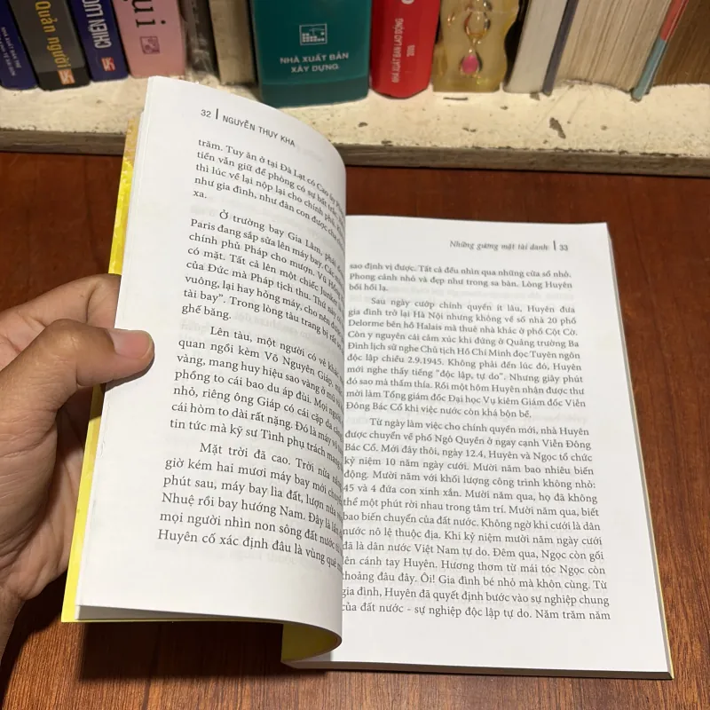 II Nhà Văn Việt Nam: Những Gương Mặt Tài Danh - Nguyễn Thuỵ Kha - 2014 801139