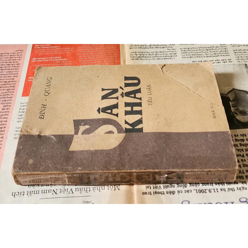 Sân khấu & tiểu luận - tác giả: Đình Quang 716328