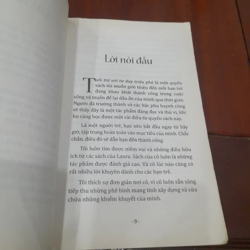 Laura Lyseight - TUỔI TRẺ VỚI TƯ DUY TRIỆU PHÚ 1023190