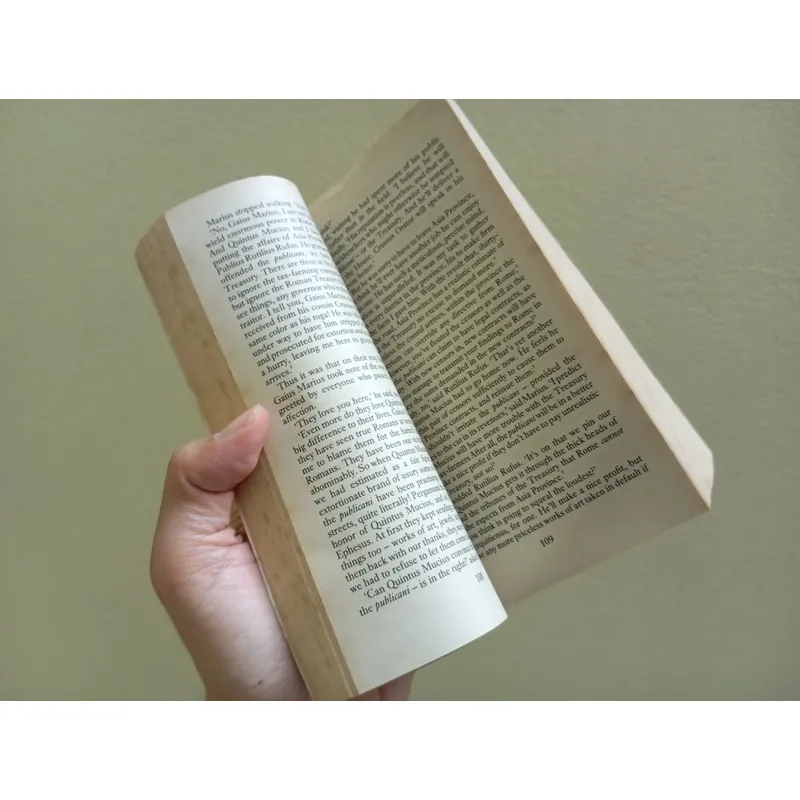 The grass crown, sách ngoại văn tiếng Anh english book tiểu thuyết  707878