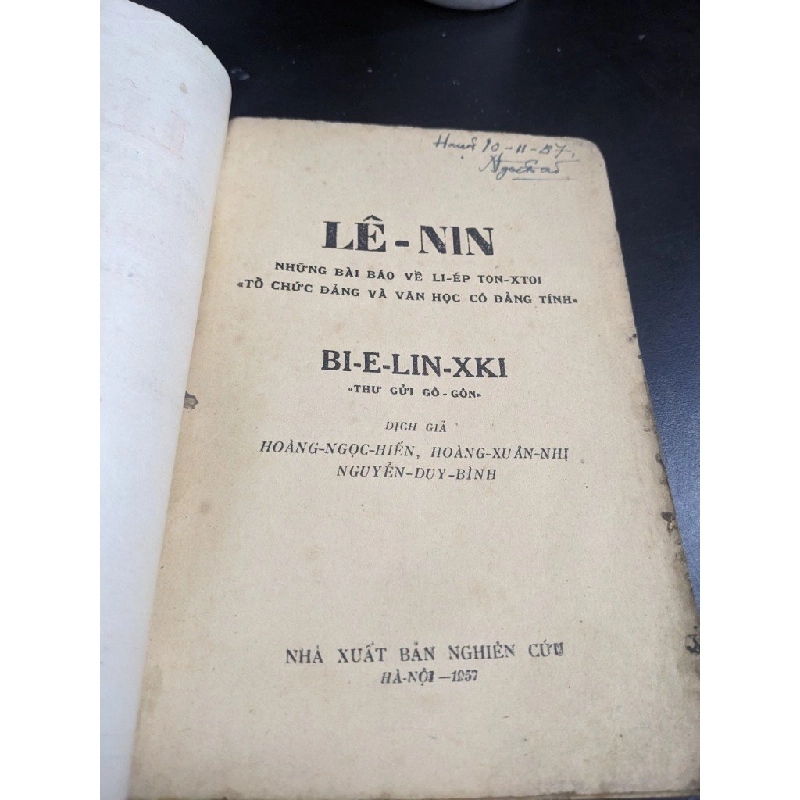 Lê - nin những bài báo về Li-ép Ton-xtoi tổ chức đảng và văn học có đảng tính / Bi-ê-lin-xki thư gửi Gô - gôn 396157