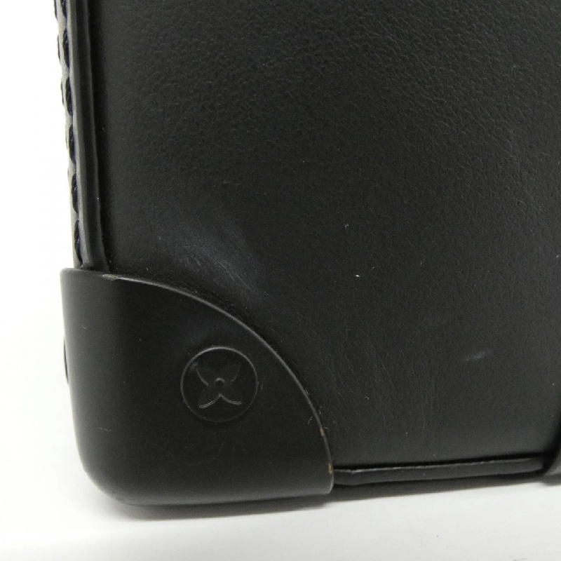 Túi xách đeo vai Louis Vuitton Trunk Wearable Wallet Monogram Trianon M82070 611703