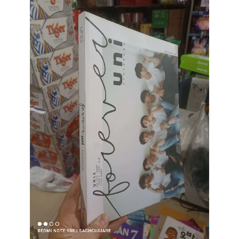 Forever Uni photobook 2018 mới 90% Sách tự học tiếng Anh HCM2702 930312