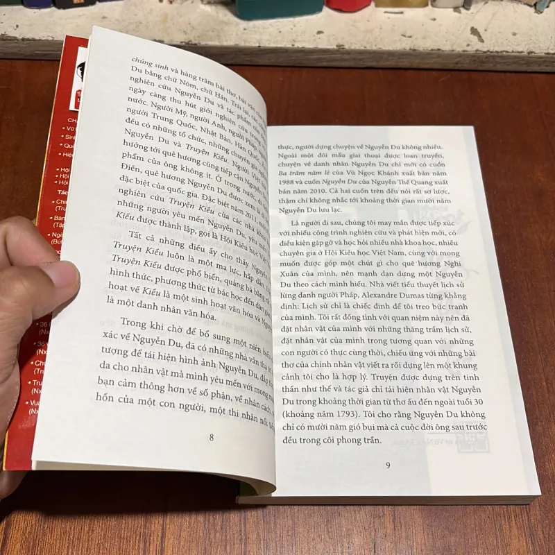 II Văn Học: Nguyễn Du _ Trên Đường Gió Bụi - Hoàng Khôi - 2002 801119