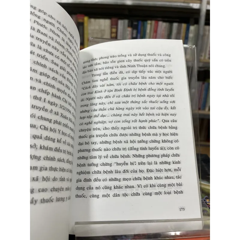 NAM BỘ DÂN TỘC VÀ TÔN GIÁO 702671