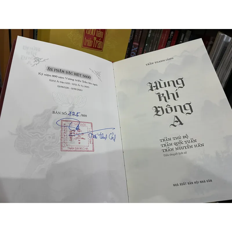 Hùng khí Đông A- S800 (Bìa cứng có hộp, có ký tặng của tác giả) 603536