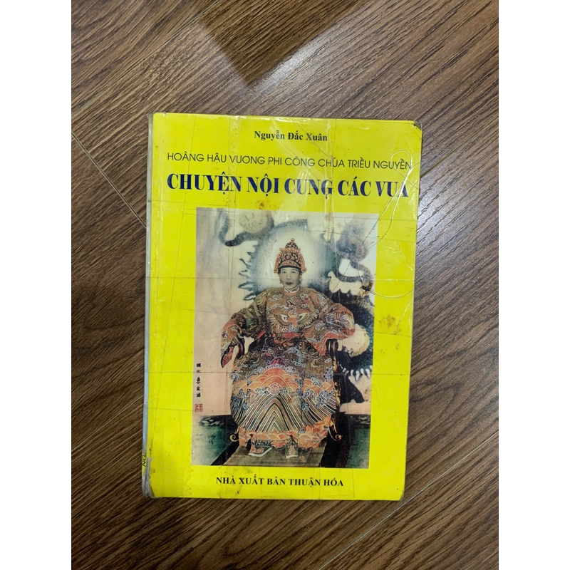 Sách lịch sử Hoàng hậu vương phi công chúa triều Nguyễn,Chuyện nội cung các vua 246955