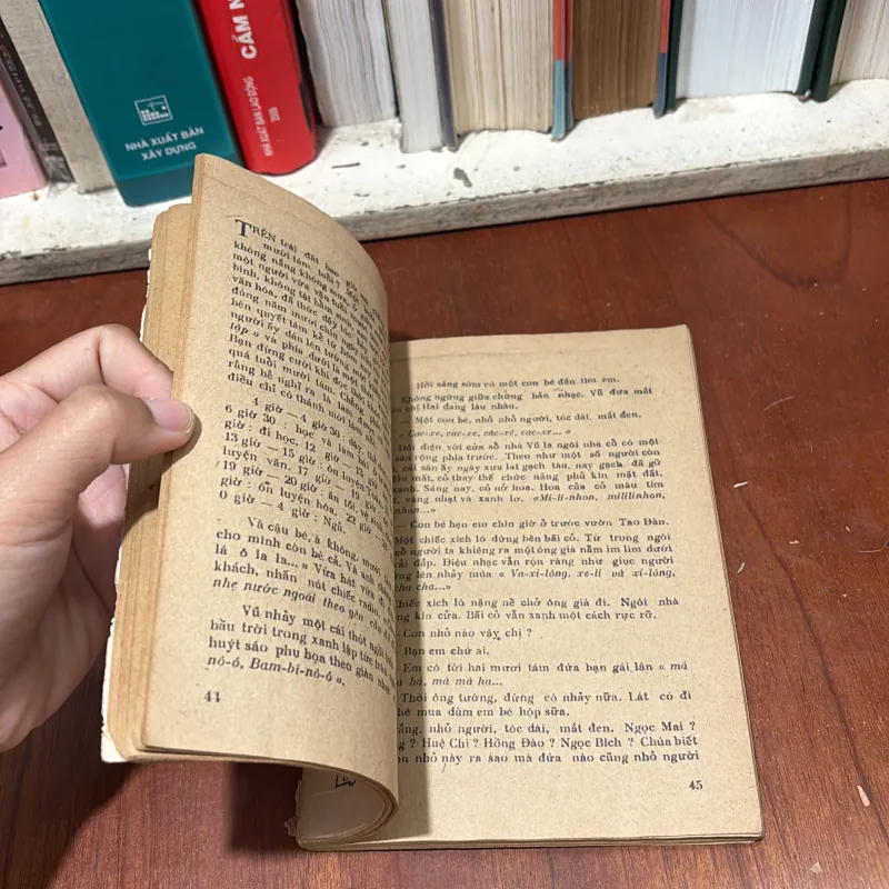 II Tập Truyện: Chút Lãng Mạn Trong Mưa - Lý Lan - 1987 751281