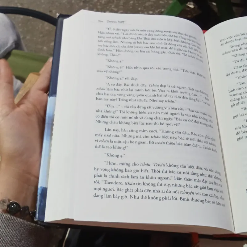 Còn Sẻ Vàng - Donna Tartt 973466