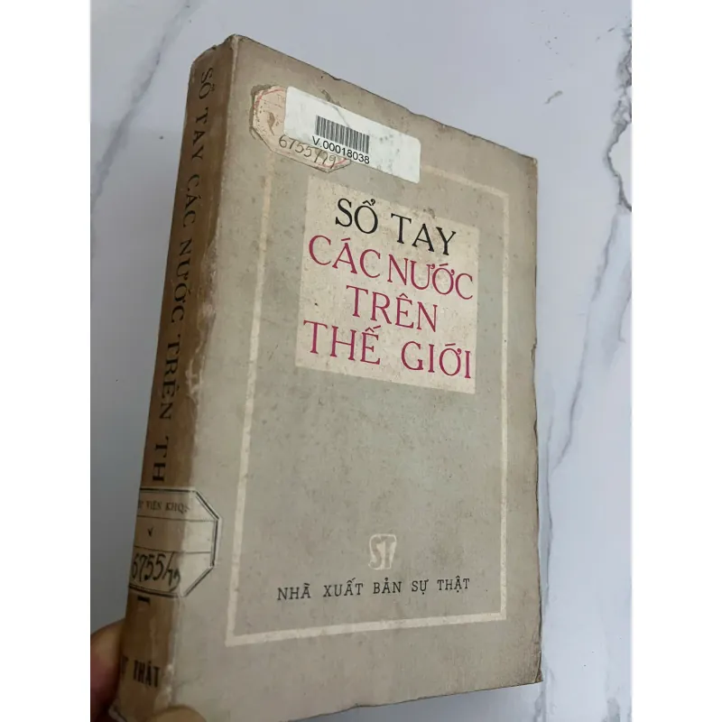 Sổ tay các nước trên thế giới — Nhà xuất bản Sự Thật 926477