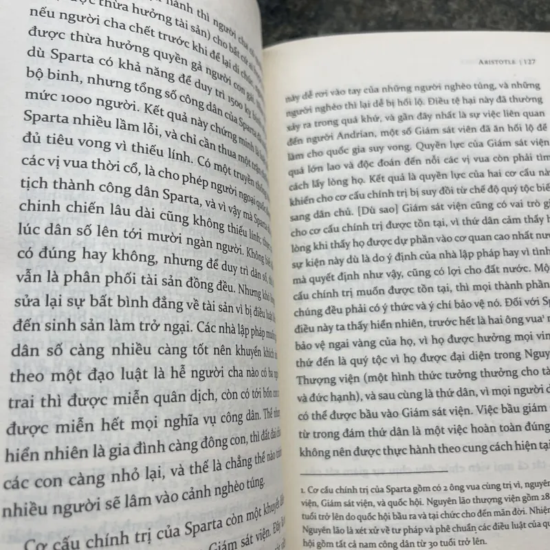 Aristotle Chính trị luận 707497