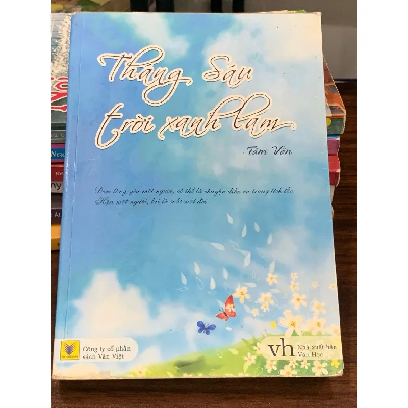 Tháng Sáu trời xanh lam – Tâm Văn 560353