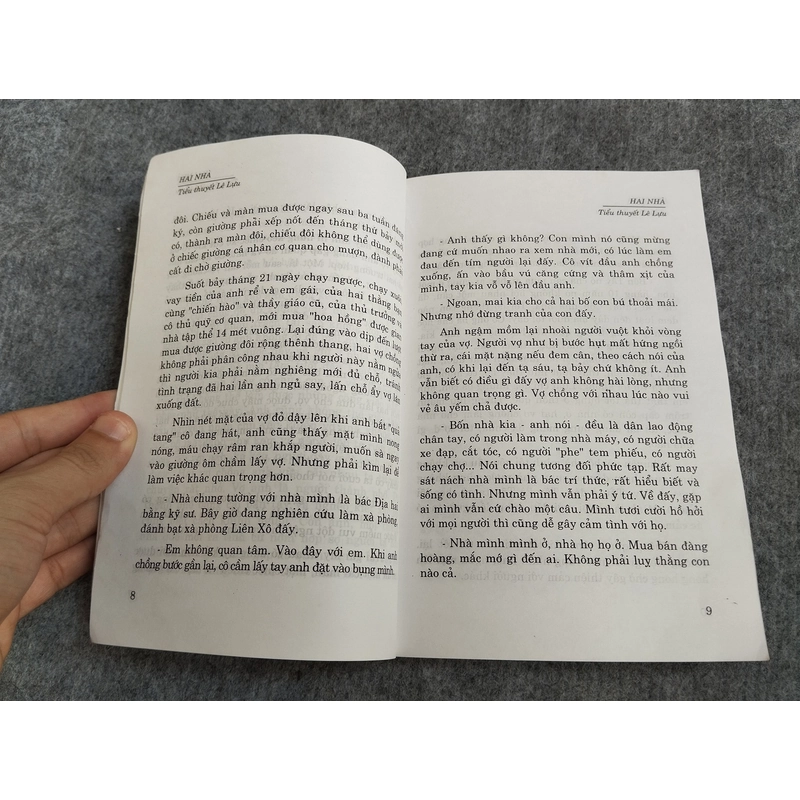 HAI NHÀ - LÊ LỰU 545862