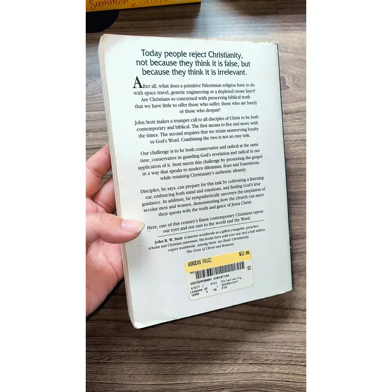 The contemporary christian (Applying God's word to today's world) (preloved book) 722880