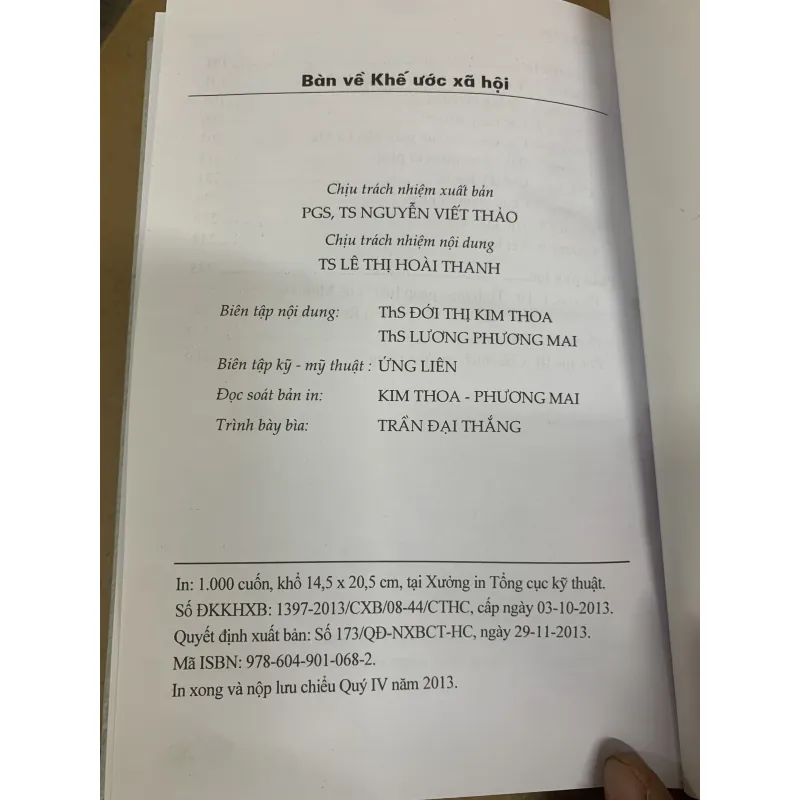 Bàn về khế ước xã hội - jean jacques rousseau.  1008983