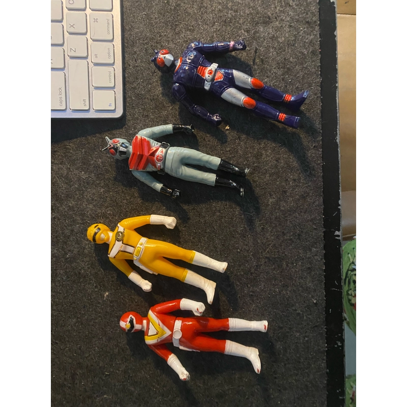 17 Mô hình siêu nhân của bandai size 12cm sản xuất năm 80s 520915