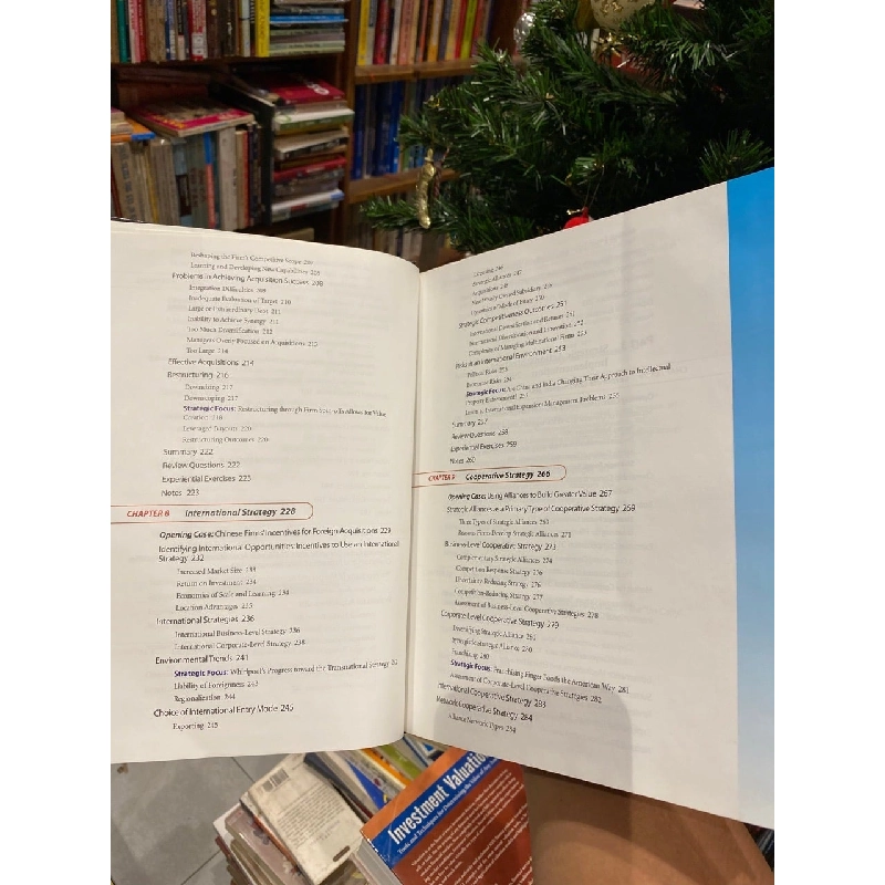 Strategic Management: Competitiveness and Globalization: Concepts and Cases - Hoskisson Hitt Ireland, 7th Edition 735549