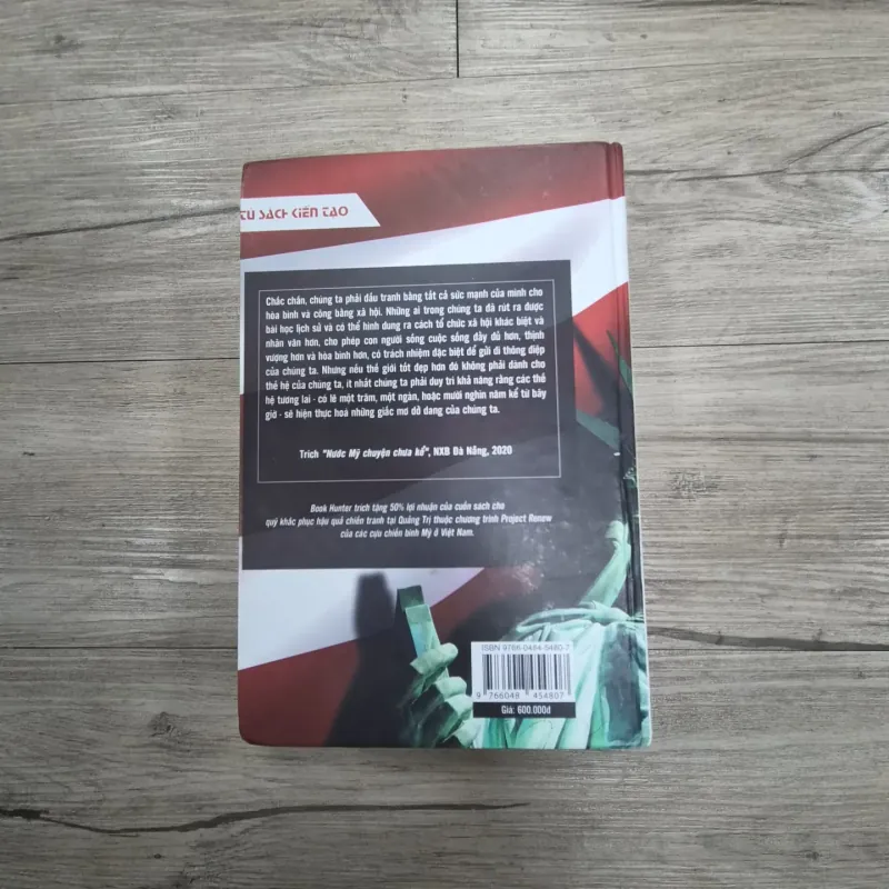 Sách bìa cứng  "Nước Mỹ chuyện chưa kể" 1007128