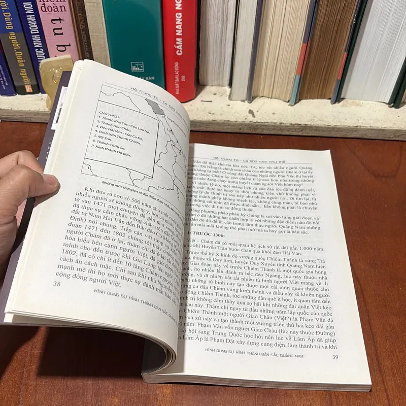 [Chữ Ký Tác Giả] - II Lịch Sử: Có 500 Năm Như Thế - Hồ Trung Tú - 2012 727074