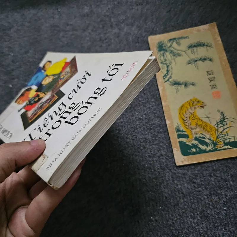 Tiếng cười trong bóng tối - Nabokov 733914