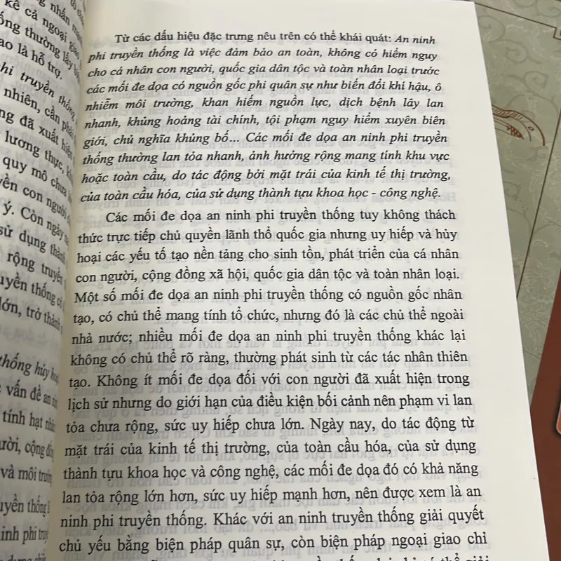 An ninh phi Truyền Thống 996522